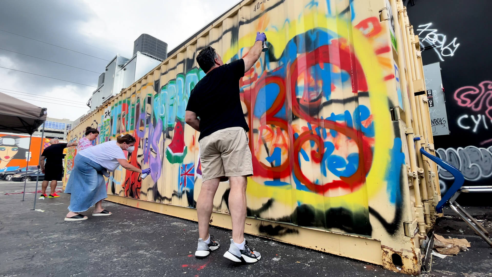 Graffiti Wandbilder: Unleash Your Inner Artist!